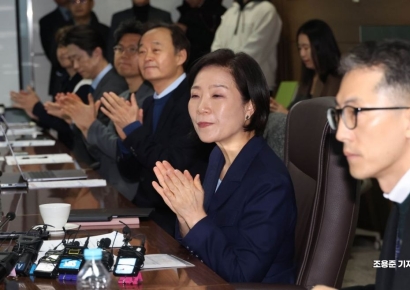 [포토] 박수치는 오영중 중기장관