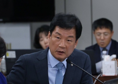 與 "국민 모독"…탄핵반대 집회장소로 쓰레기장 추천한 박균택에 사퇴 촉구