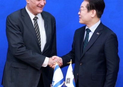 [포토] 이재명 "이스라엘 전쟁 휴전, 평화체제 진심으로 축하"