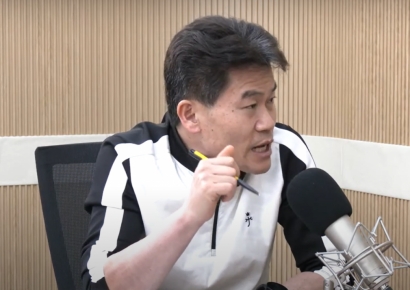 전한길 "尹 탄핵 인용시 제 2의 4·19 혁명 일어날 것" 발언 파장