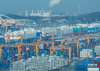 '조업일수' 부족 상쇄한 '반도체' 호조…수출 '9개월 연속' 증가(상보)