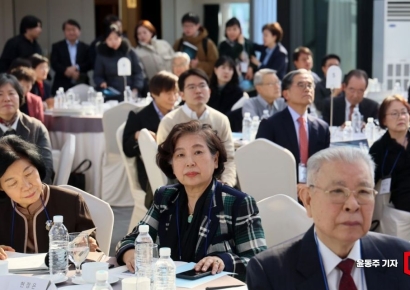 [포토] 현정은 회장, AI 관련 토론회 참석