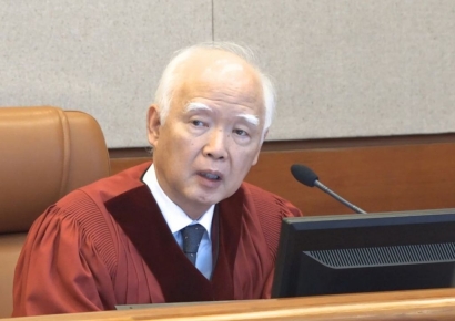 "아들 결혼식 어쩌지" 재판관 고민…고심 깊은 헌재 단면 보여줘