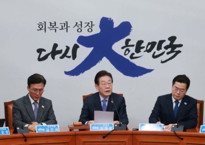 [포토] 이재명 “尹과 함께 가겠단 국힘…극우도 아닌 범죄정당”