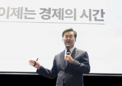 김동연, 이재명 민생회복지원금 전국민 지급에 '반대'