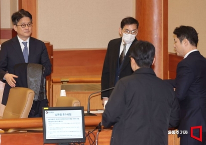 [속보] 헌재, 이창수 중앙지검장 탄핵소추 기각…직무복귀