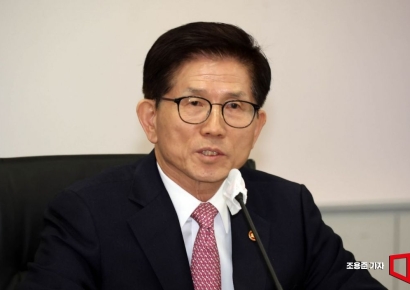 김문수 "이 잔을 피할 수는 없나 싶어…이재명은 도덕 리스크도 문제"