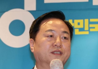 김두관 "제왕적 대통령제서 분권형 권력 구조로 바꿔야"