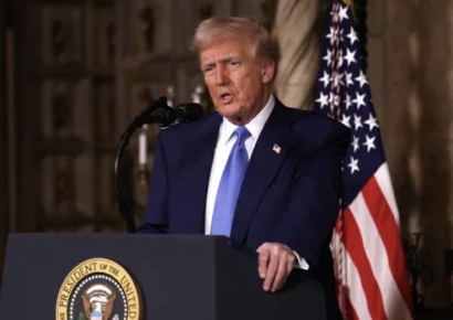 트럼프 "車 관세 25%, 반도체·의약품은 25% 이상"…이달 푸틴과 회동 예고(종합)