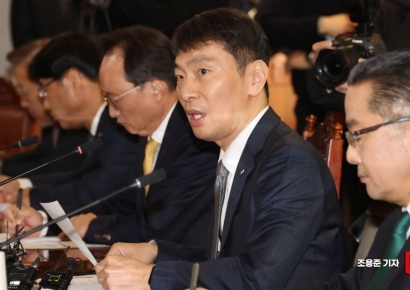 [포토]발언하는 이복현 금감원장