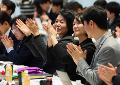 네이버 찾은 의원들…"AI 따라잡으려면 GPU·인재 확보해야"