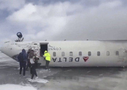 '완전히' 뒤집히고 불탔지만 사망 0명…'허드슨강의 기적' 지상버전 어떻게