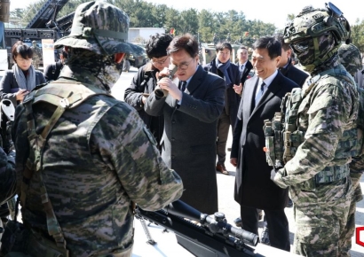 [포토] 우원식 국회의장, 포항 해병대 방문