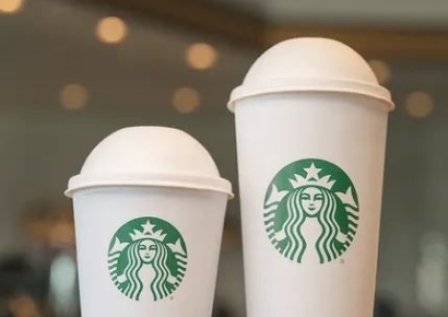"이런 새 컵은 끔찍해"…플라스틱컵 퇴출하는 美스타벅스에 '불만 속출'