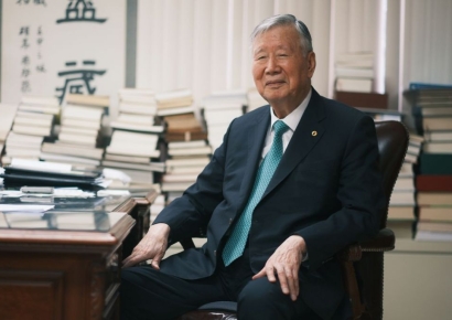 이중근 부영 회장, 외국인 유학생 98명에 장학금 4억원