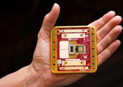 MS, 첫 양자컴퓨팅 칩 공개…"양자컴 상용화 수년 안에"