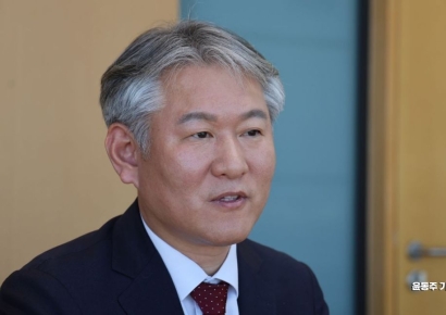 前 지식재산연구원장 "트럼프, 기술안보 위해 '관세폭탄'…반도체 끌어들일 것"