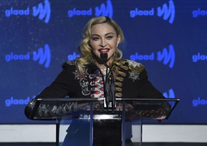 "농담이라면 안 웃겨" 마돈나, 자칭 "왕"이라는 트럼프 맹비난 