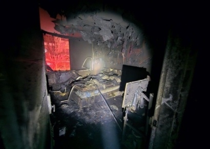 화재 구조하려 현관문 뜯은 소방관에…"800만원 문 값 물어내"