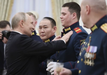 '우크라戰 3년' 하루 앞두고…푸틴 "러시아 수호는 신이 맡긴 사명"