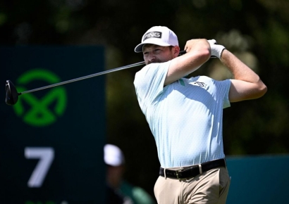 캠벨, 첫 우승…‘나무까지 도왔다’