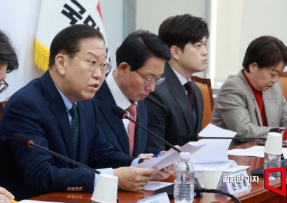 [포토] 권영세 "이재명, 경제 무지·철학 빈곤…친기업 코스프레"