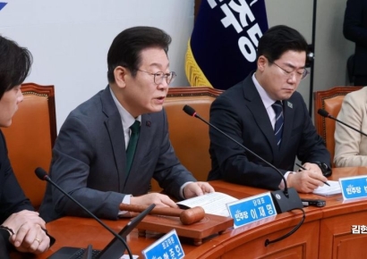 이재명 "與, 보수 아닌 극우…연금개혁·상속세 해결 봐야"