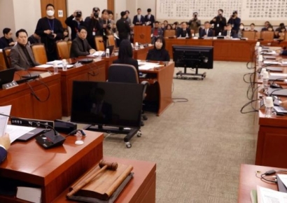 [포토] 법사위 소위, 명태균 특검법·상법 개정안 심사