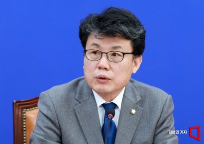 진성준 "전 국민 25만원 지원금, 추경 카드에 있다"