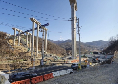 경기 안성 고속도로 공사 중 붕괴…10명 사상(종합)