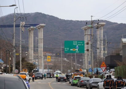 국토부, 안성 고속도로 공사장 붕괴 사고대책본부 가동