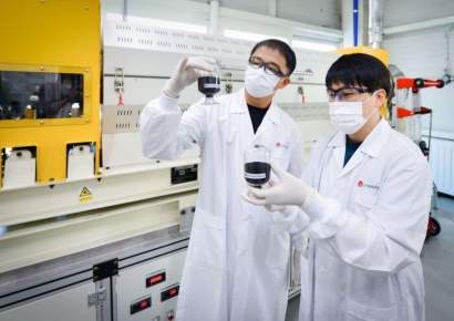 재택·특근 허리띠 조이는 LG엔솔…자율→팀장재량 '긴축'