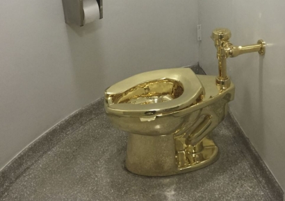 "지금 있었으면 88억일텐데"…6년 전 사라진 98㎏ 황금변기 어디에?