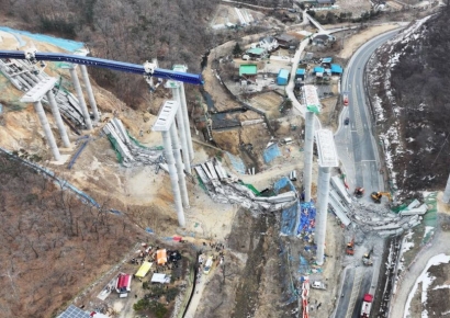 현대엔지니어링 대표 "유가족께 사죄"…정부, 이르면 이번주 사고조사위 구성