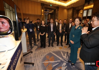 [포토] AI 초격차 챌린지에 참석한 오영주 장관