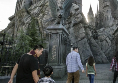 손주랑 놀이공원 갔다가 '삐끗'…104억 손해배상금 받은 美 70대