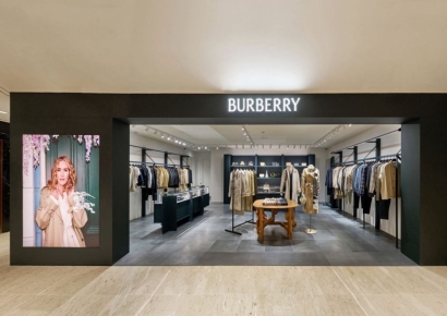 버버리 CEO, 9개월만에 48억 받았는데…직원 1700명에 벌어진 일