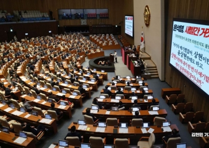 [포토] '명태균 특검법' 국회 본회의 통과… 국힘, 김상욱 홀로 찬성