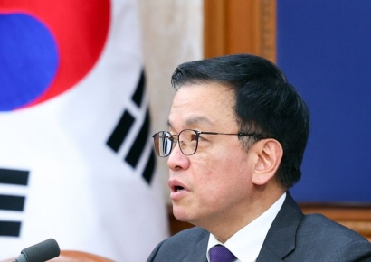 최 대행, 美재무장관과 화상면담…"韓의 美경제기여 고려해달라"