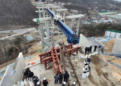 안성 교량 붕괴 원인 밝힌다…정부, 사고조사위 조사 착수