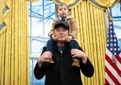 13번째 아이 밝혀진 머스크, 2주 만에 또 14번째 아들 생겼다