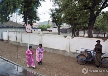"화장실 갈 때도 보고하고 가라더라"…北 다녀온 유튜버 후일담
