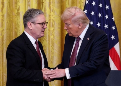 트럼프랑 같은 하늘 아래 있기 싫었나…영 시민권 신청 미국인 26% 증가