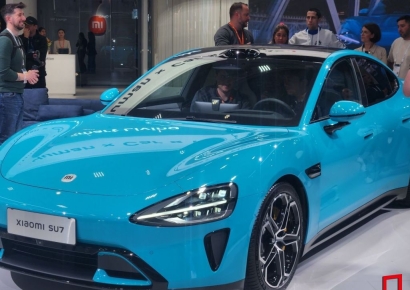 [르포]"창문 열어줘" 말하자 스르륵…1200명 샤오미 전기차 앞에 줄섰다[MWC현장]