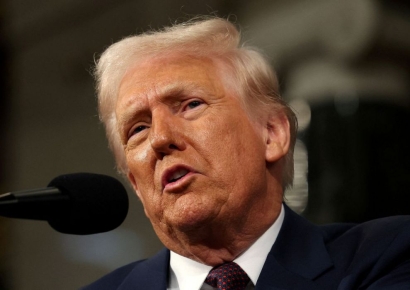 "트럼프, 멕·加에 자동차 관세 한 달 유예 검토"