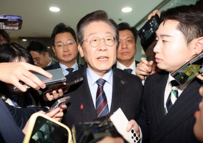 尹 구속 취소에 이재명 "의견 수렴 뒤 입장 낼 것"