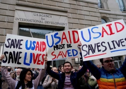 "왕도 아니고 공무원 자를 절대 권한도 없어"…美 법원, 트럼프 제동