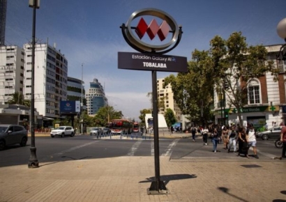  한국 지하철에도 없는 '갤럭시AI'역 생기더니…"삼성전자 대박 났네"