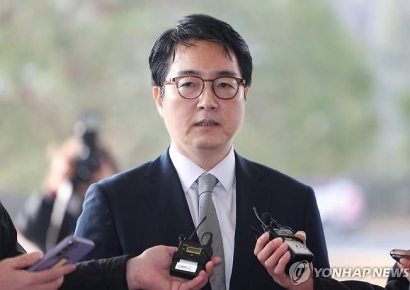 검찰총장 "기소 후 피고인 신병 판단 권한 법원에, 결정 존중한 것"(종합)