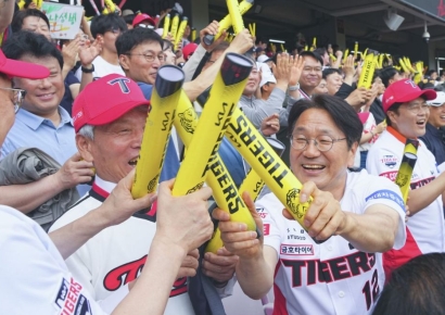 '키 168㎝ 이상·항공과 출신'…야구장 女알바 모집공고 논란